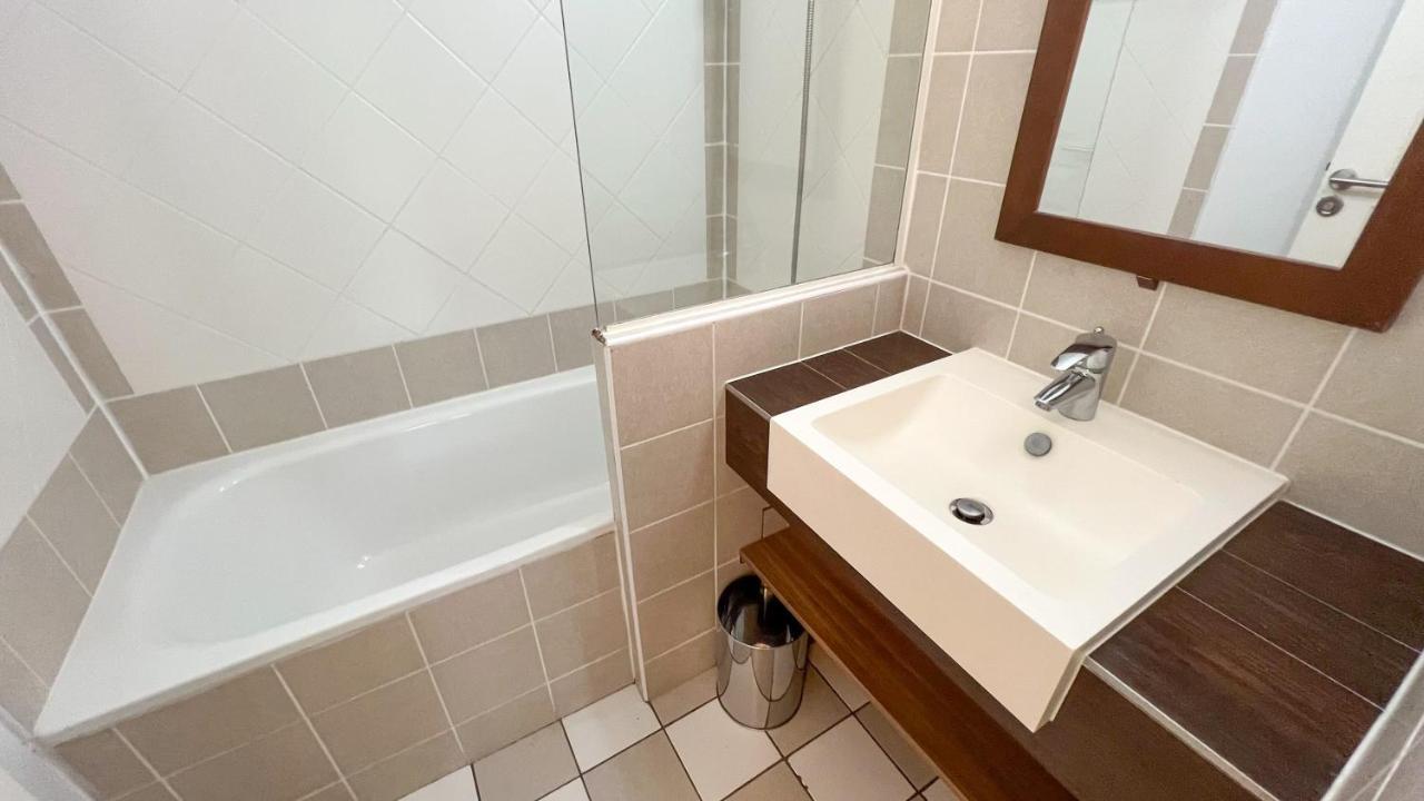 6-Person Apartment With Swimming Pool Tennis Court And Free Parking 25 Le Touquet Экстерьер фото