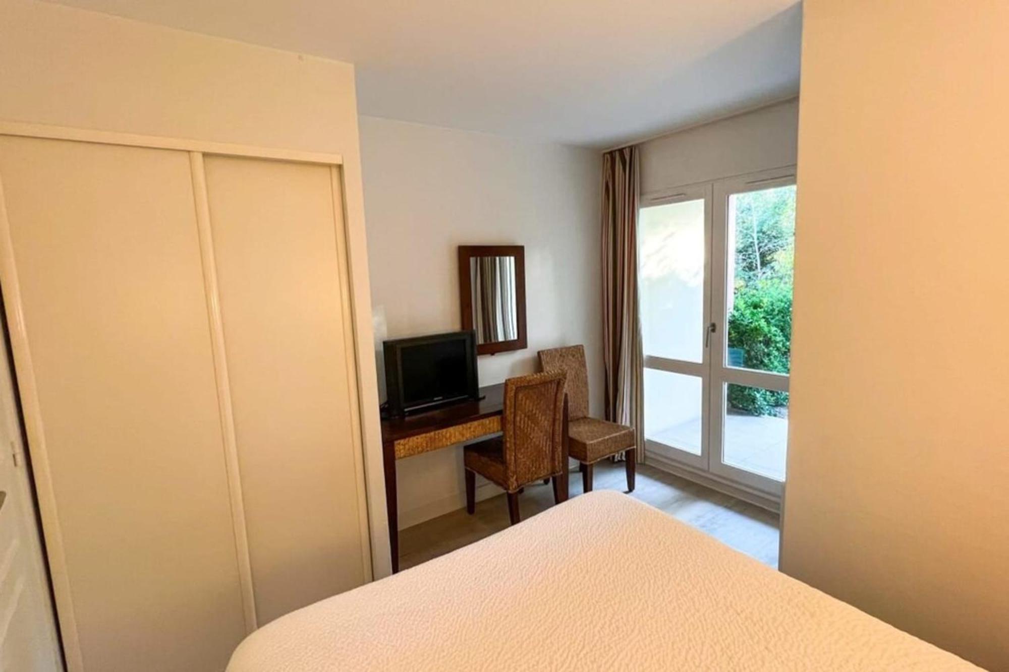 6-Person Apartment With Swimming Pool Tennis Court And Free Parking 25 Le Touquet Экстерьер фото